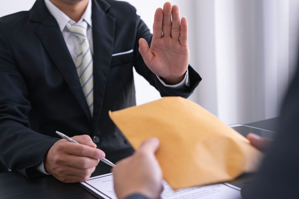 Should I Accept a Settlement Offer After a Tractor-Trailer Accident?